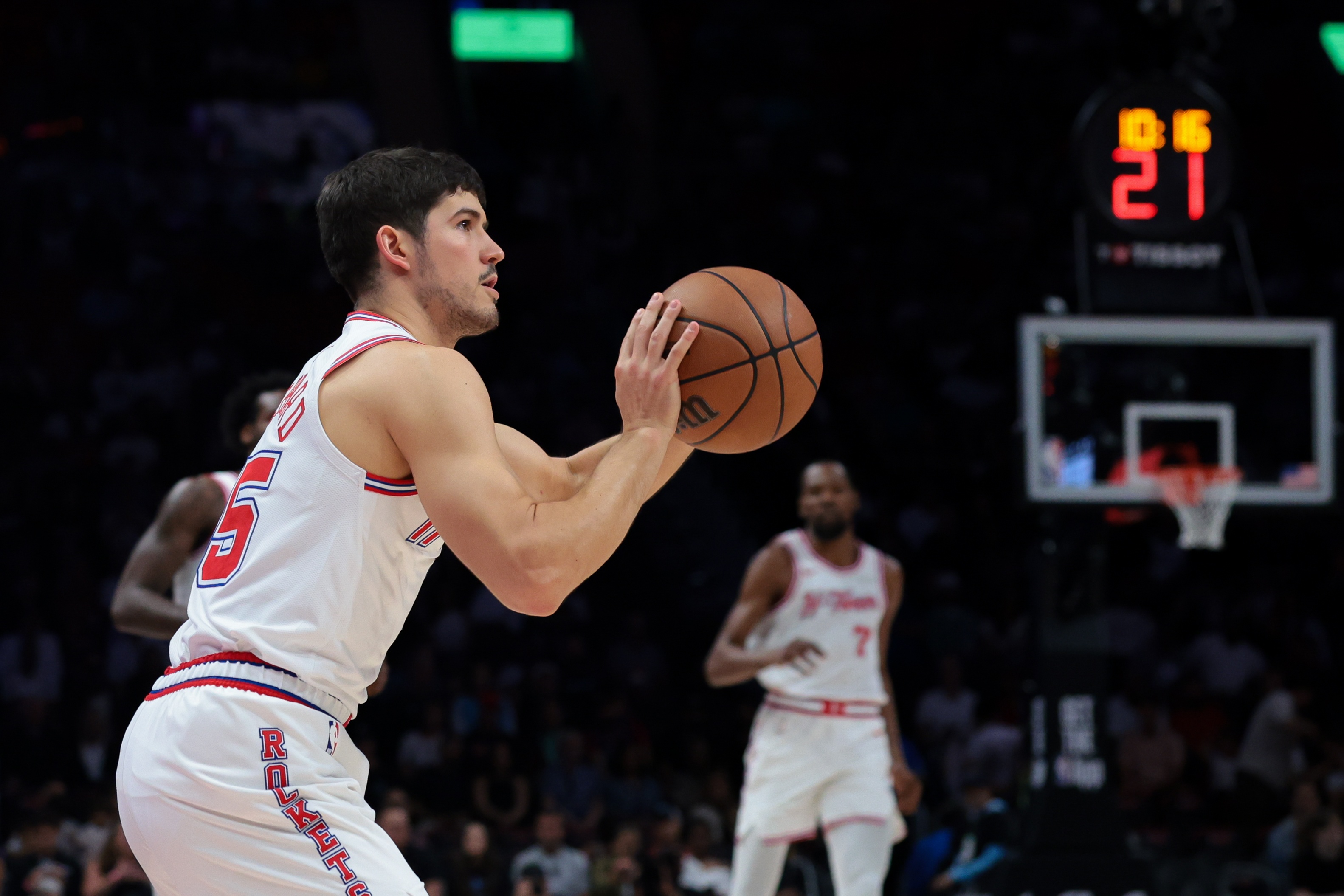 世界杯手机高清观看软件-杜兰特谈谢泼德：投篮不顺的时候就要去做其他事 他今晚做到了