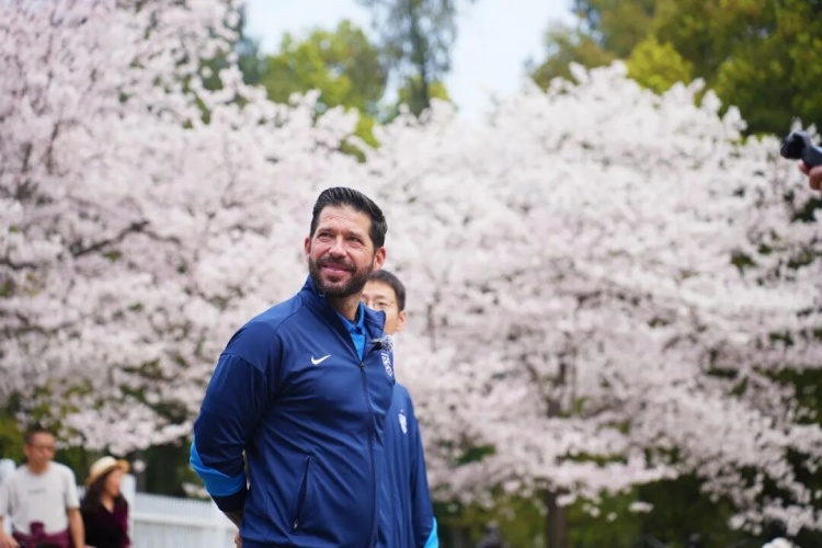 世界杯客户端更新下载-莫拉春日东湖行 邀您赏樱花、来看球